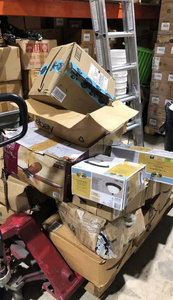 Free Pallet of merchandise for Sale in North Miami, FL