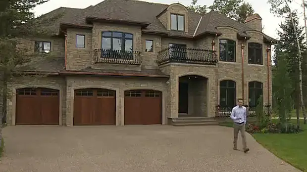 Luxury homes up for auction southwest of Calgary