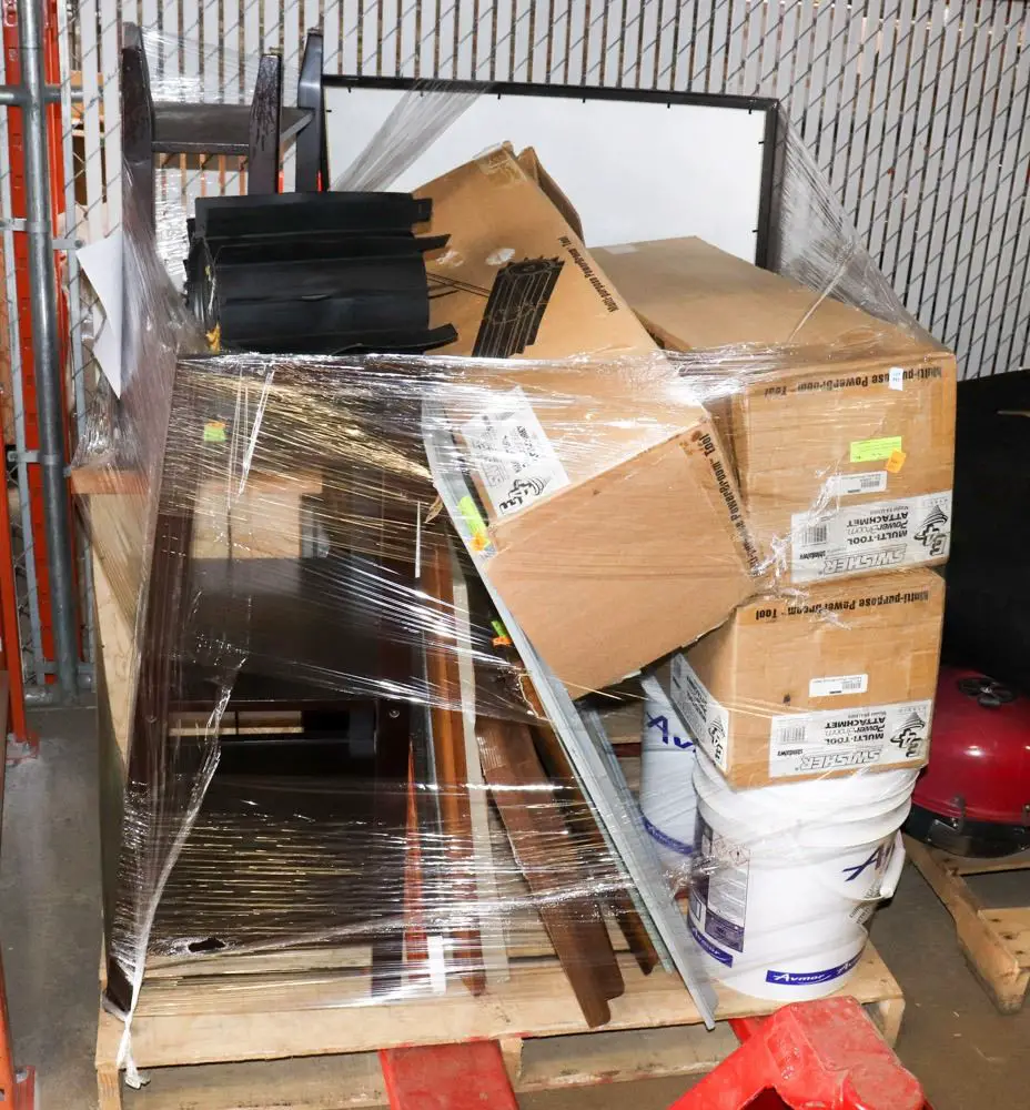PALLET OF UNCLAIMED MERCHANDISE