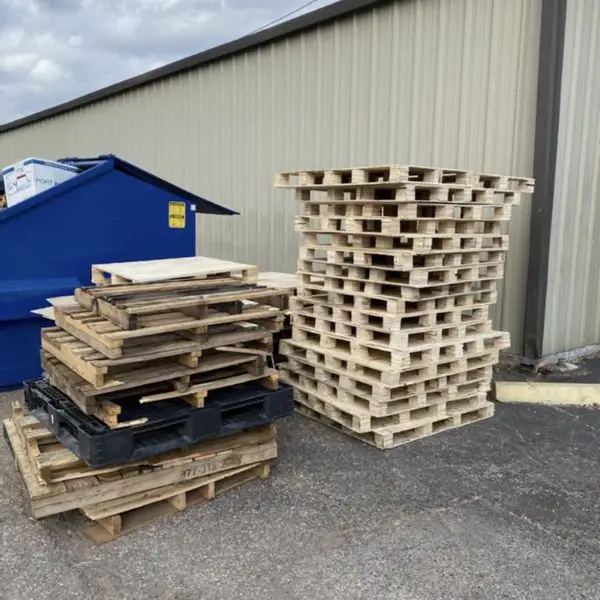 Pallets FREE for Sale in Houston, TX